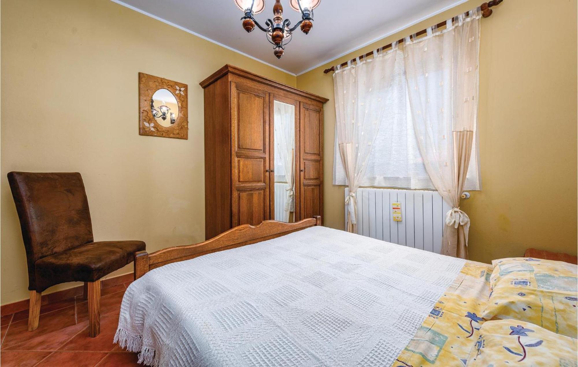Stunning Apartment In Rovinj With Kitchen المظهر الخارجي الصورة