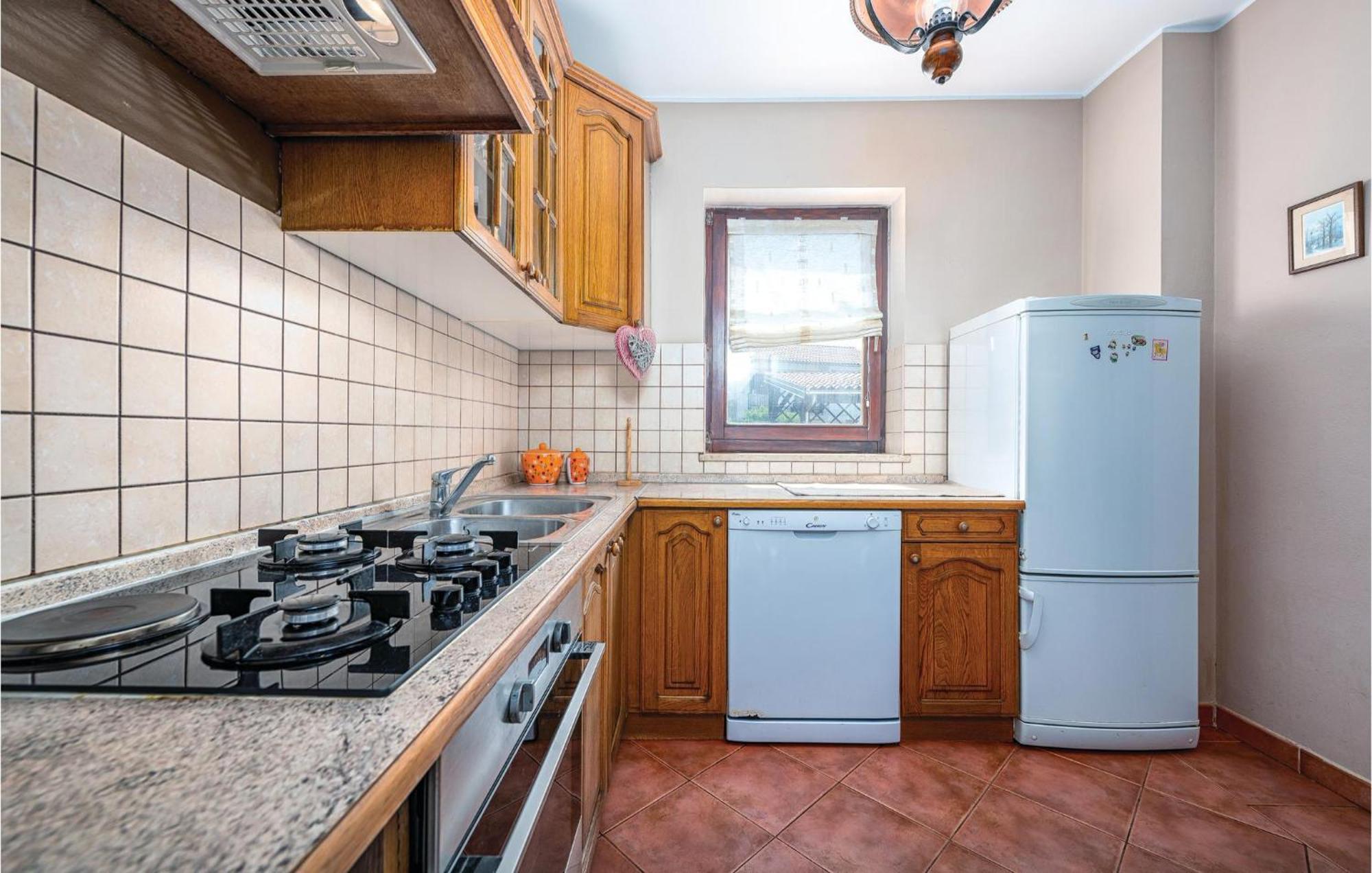 Stunning Apartment In Rovinj With Kitchen المظهر الخارجي الصورة