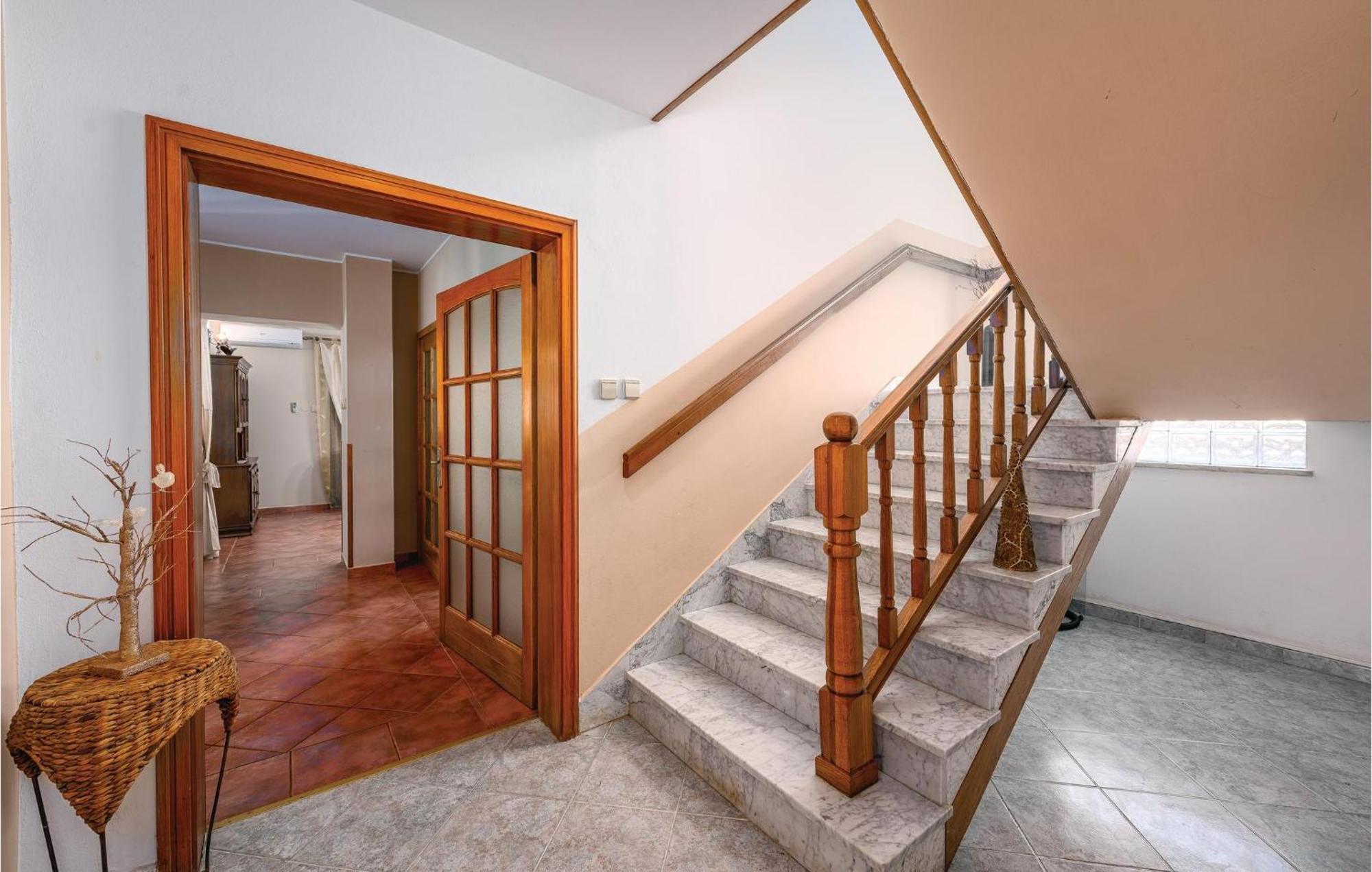 Stunning Apartment In Rovinj With Kitchen المظهر الخارجي الصورة