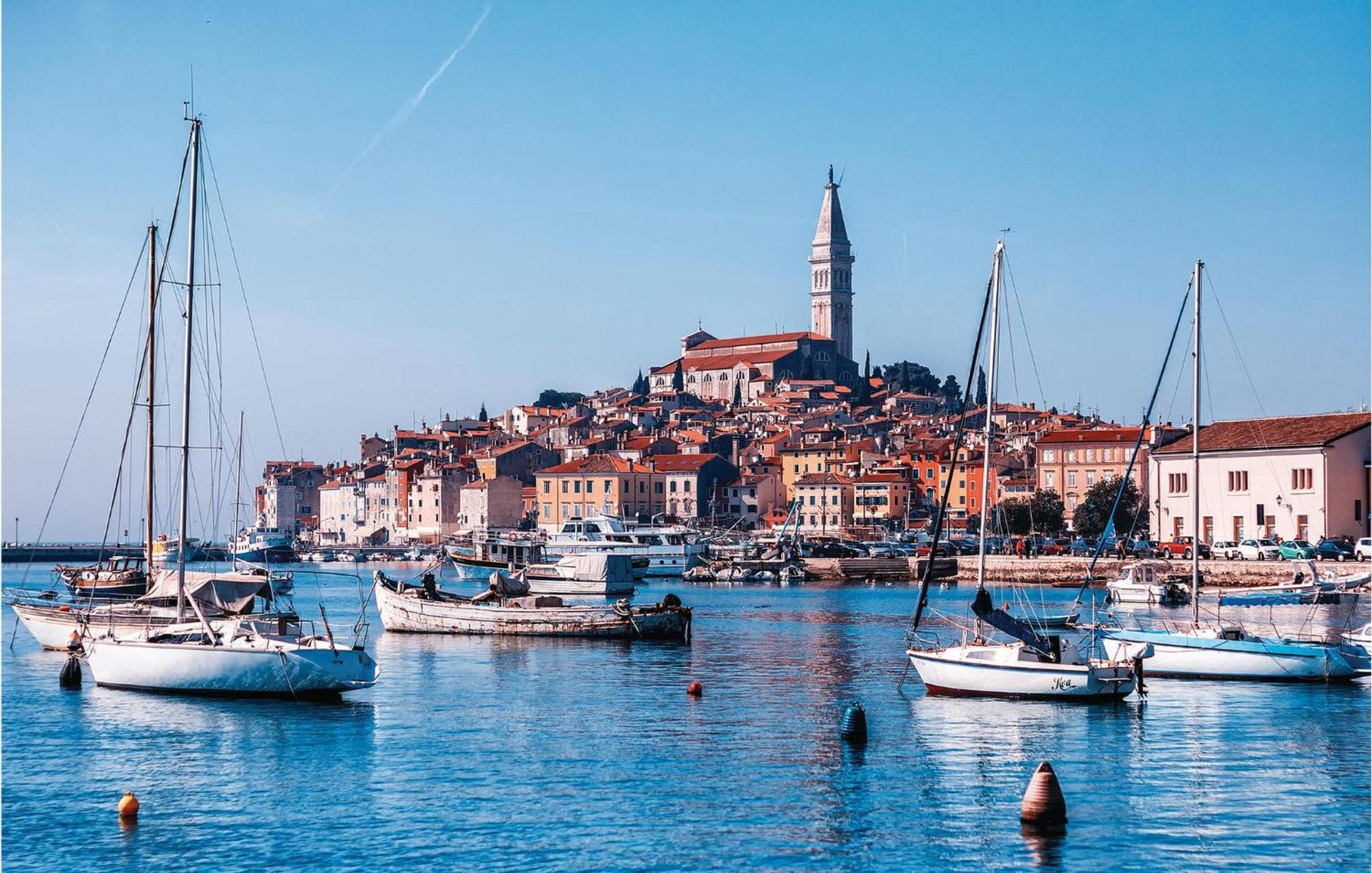 Stunning Apartment In Rovinj With Kitchen المظهر الخارجي الصورة
