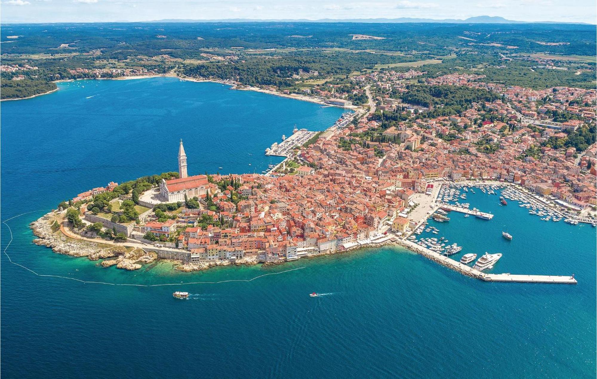 Stunning Apartment In Rovinj With Kitchen المظهر الخارجي الصورة